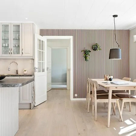 Holiday home Romslig Hus I Vestvagoy *